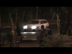Pareja cachonda follando en el dormitorio después de un buen sexo oral