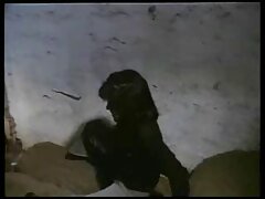 Ama tailandesa domina a una esclava morena guapa