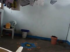 Pequeña latina follada brutalmente por un extraño hasta que eyacula