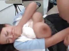 Latina roba el dinero del hermanastro y follar es su castigo