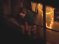 Las tetas redondas causaron la madera del chico y su dueño fue follado