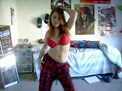 Chica caliente tiene una caja de amor comida y follada por un amante calvo