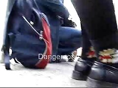Hombre calvo empala a maestra rubia de hijastro en aula vacía