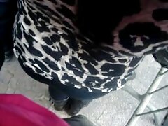Semental colgado se une a una increíble acción sexual lésbica