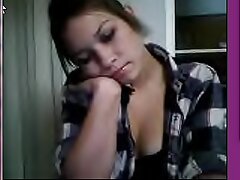 Rubia adolescente está de espaldas, follada profundamente