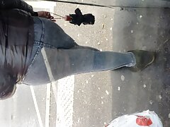 Ama de casa tetona Raven Hart es follada en un banco en el parque