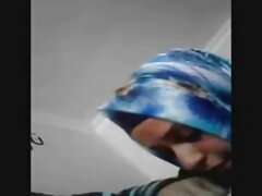 Chica con piqueros turgentes quiere complacer a su tío