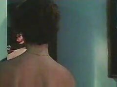 Pequeña cariño pelirroja necesita una perforación anal con su amante